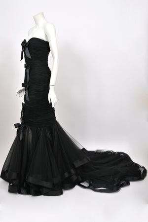 2011 Oscar de la Renta Black Ruched Silk Strapless Bustier Hourglass Trained Gown