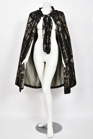 1920's Liberty & Co Couture Metallic Gold Lamé Silk Art-Deco Motif Cape