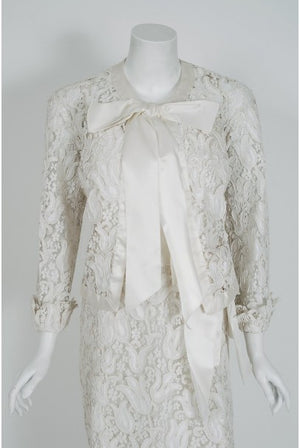 1971 Chanel Haute Couture White Tulip Novelty Lace & Satin Party Dress Ensemble