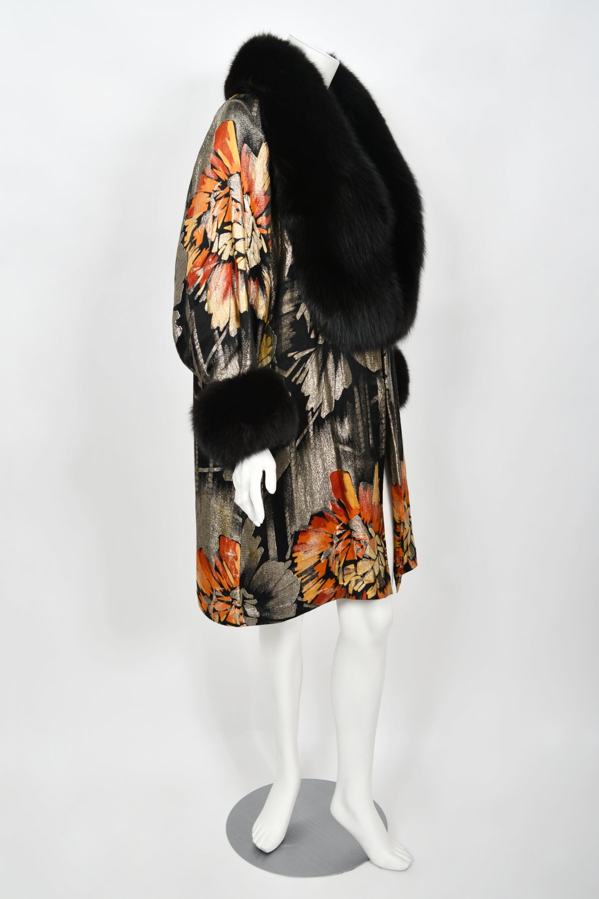 1920&#39;s Metallic Art-Deco Floral Lamé &amp; Fox Fur Dolman-Sleeve Flapper Coat