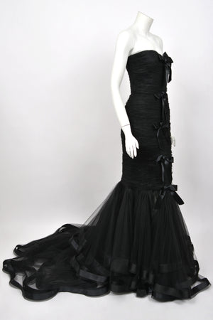 2011 Oscar de la Renta Black Ruched Silk Strapless Bustier Hourglass Trained Gown