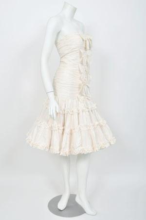 2007 Oscar de la Renta Runway Ivory White Ruched Silk Bustier Strapless Dress