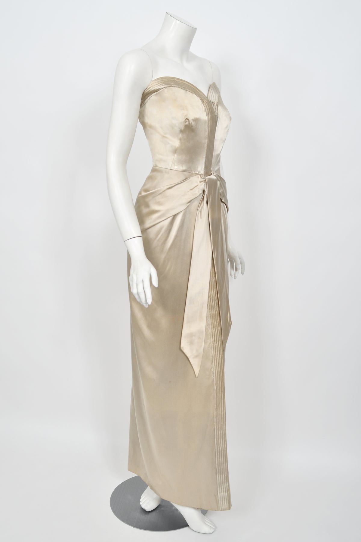 1950&#39;s Jacques Griffe Haute Couture Champagne Strapless Bustier Hourglass Gown
