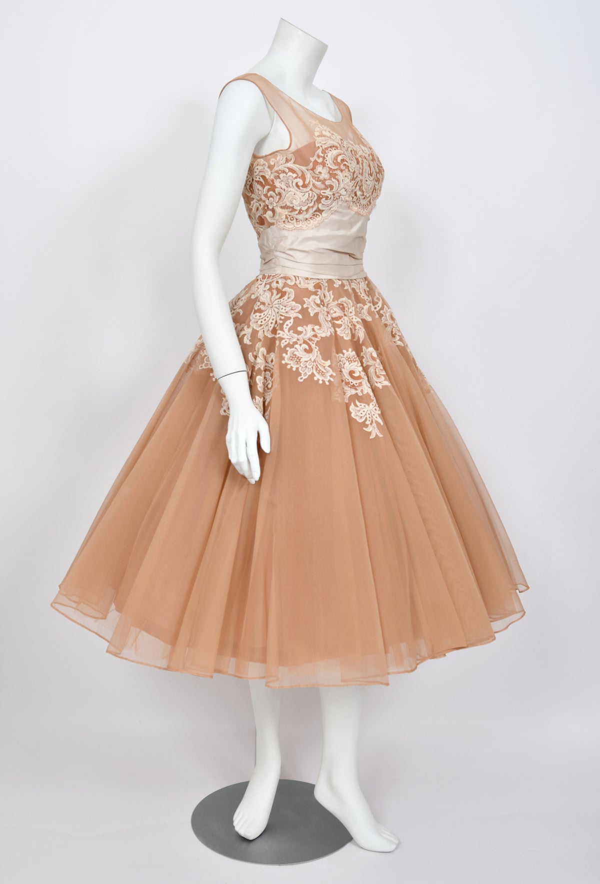 1950&#39;s Peggy Hunt Ivory Silk Appliquéd French Lace Nude-Illusion Full Skirt Dress