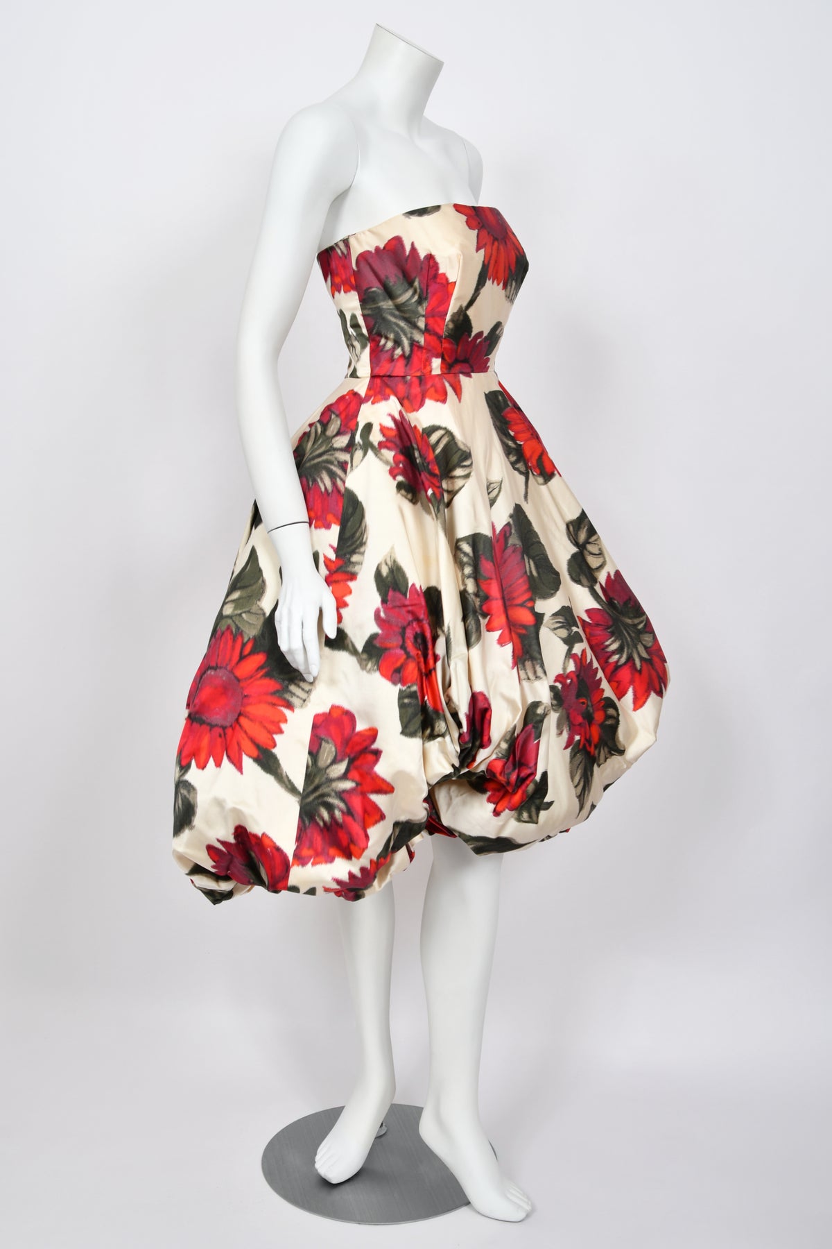 1958 Arnold Scaasi Couture Museum-Held Red Dahlias Floral Silk Strapless Dress &amp; Swing Jacket