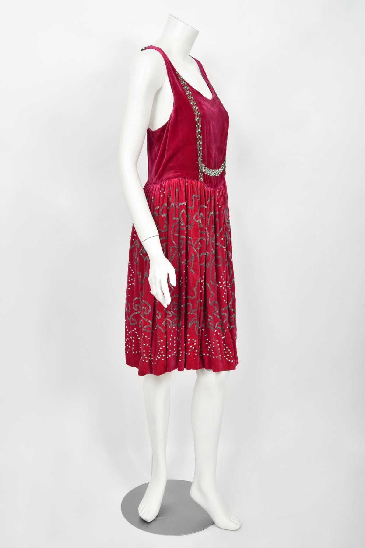 1920&#39;s Magenta Pink Beaded &amp; Rhinestone Velvet Back Cut-Out Flapper Dress