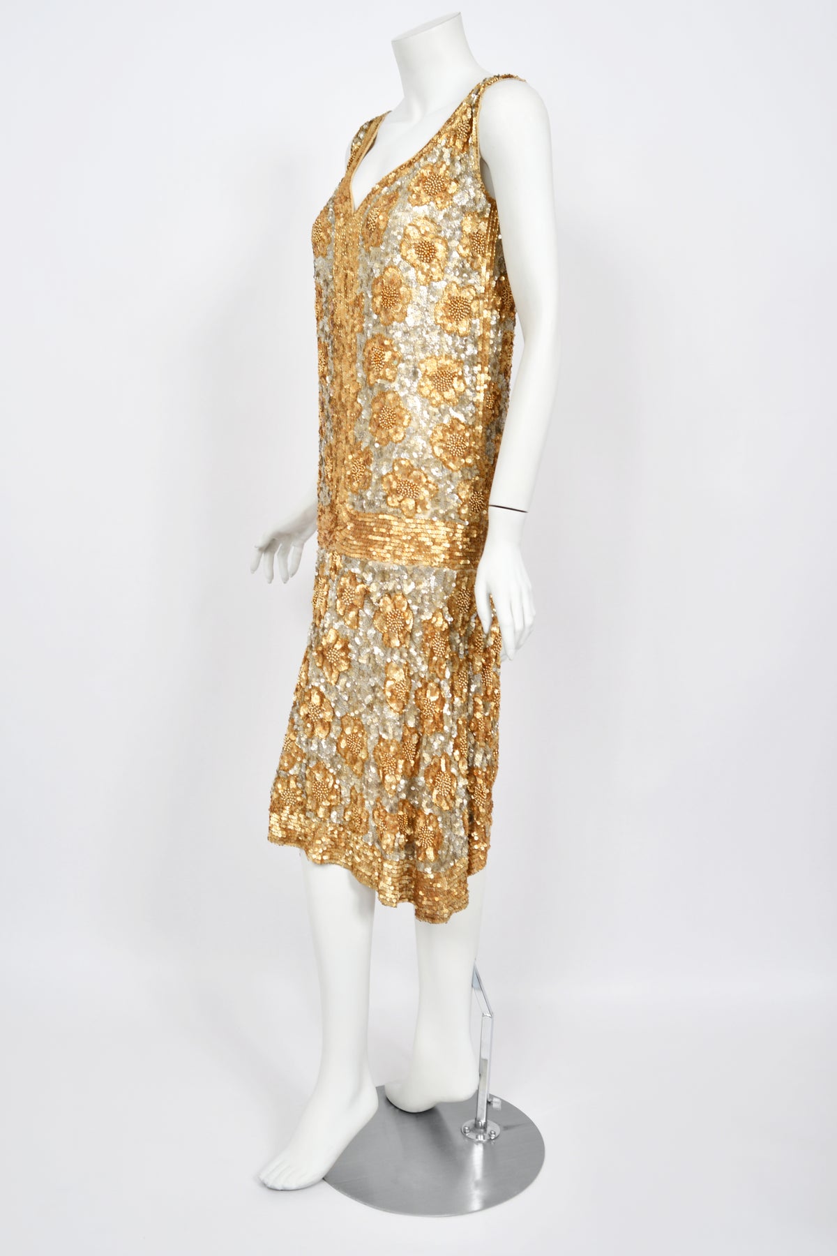 1920&#39;s French Couture Metallic Gold Beaded Sequin Cotton-Net Flapper Dress