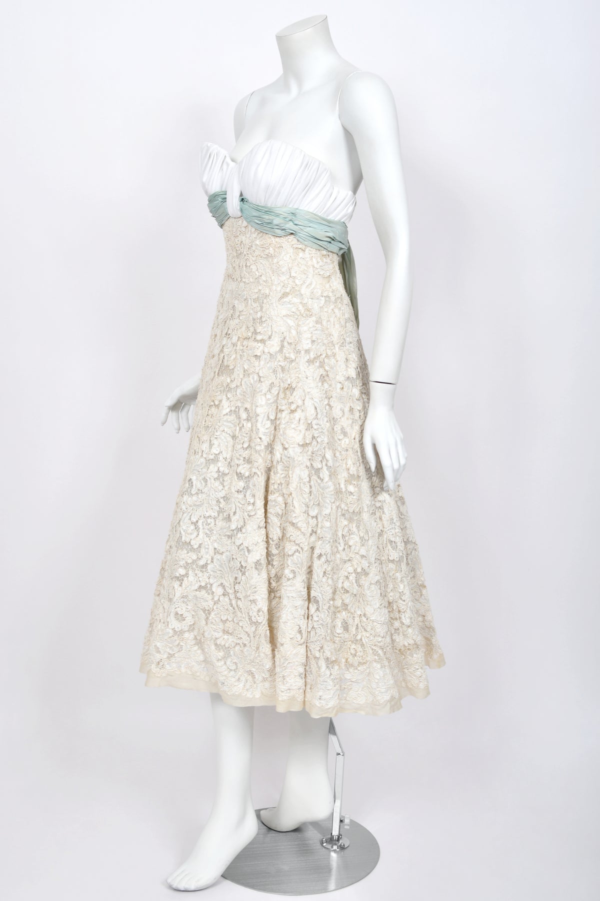 1956 Pierre Balmain Haute Couture Ivory French Lace Strapless Bustier Full-Skirt Dress
