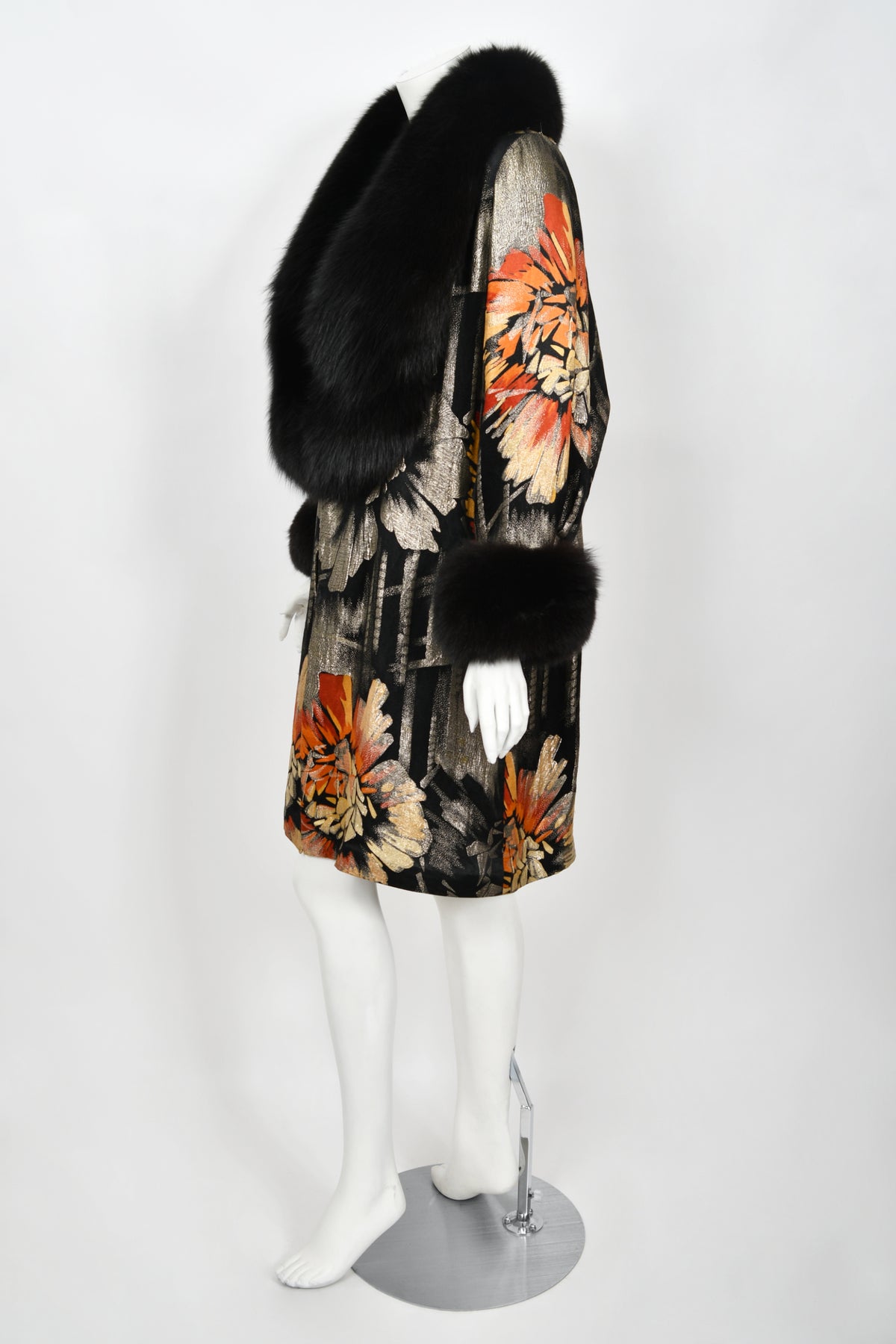 1920&#39;s Metallic Art-Deco Floral Lamé &amp; Fox Fur Dolman-Sleeve Flapper Coat