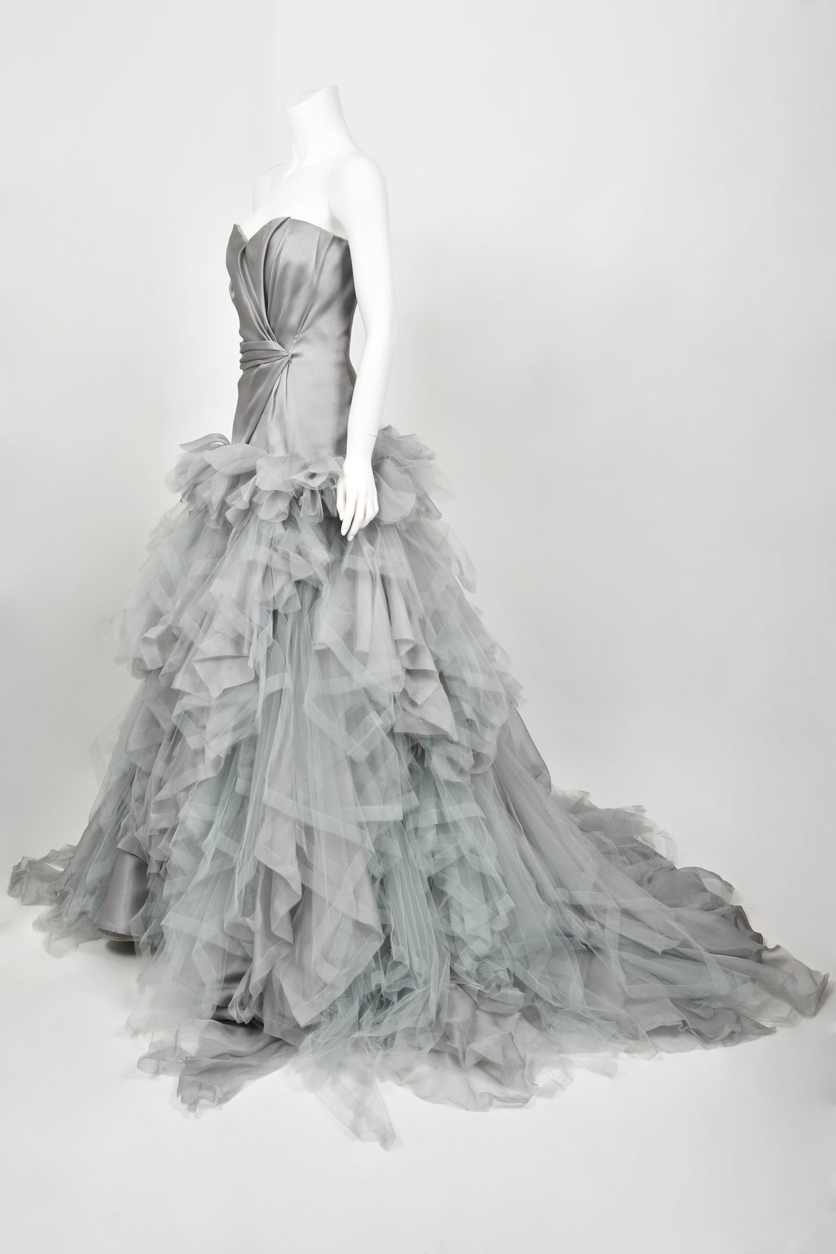 2013 Oscar de la Renta Dove-Grey Silk Strapless Bustier Tiered Tulle Gown w/Tags