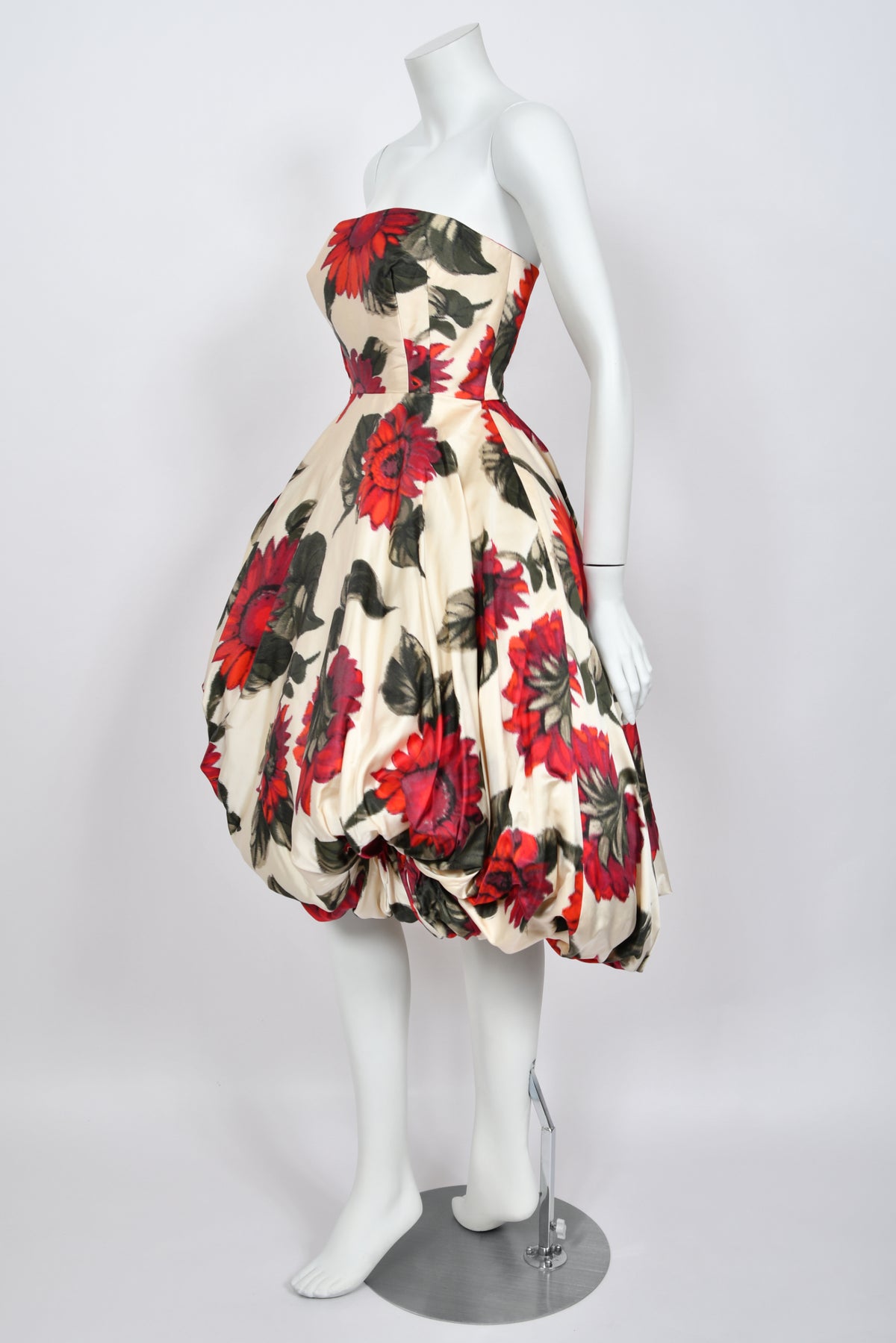 1958 Arnold Scaasi Couture Museum-Held Red Dahlias Floral Silk Strapless Dress &amp; Swing Jacket