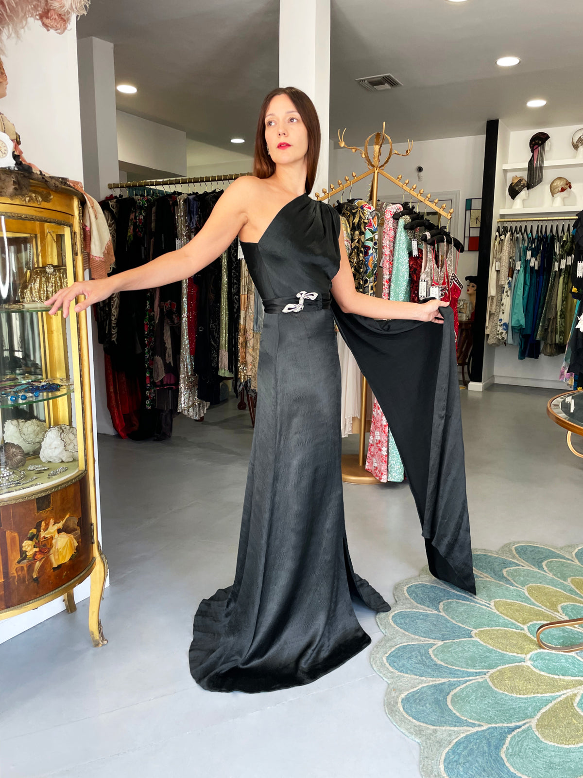 1930&#39;s Milgrim Couture Black Silk Rhinestone Deco-Bows Asymmetric Trained Gown