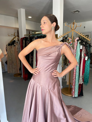 2003 Givenchy Mauve Pink Silk Asymmetric One-Shoulder Full Skirt Trained Gown