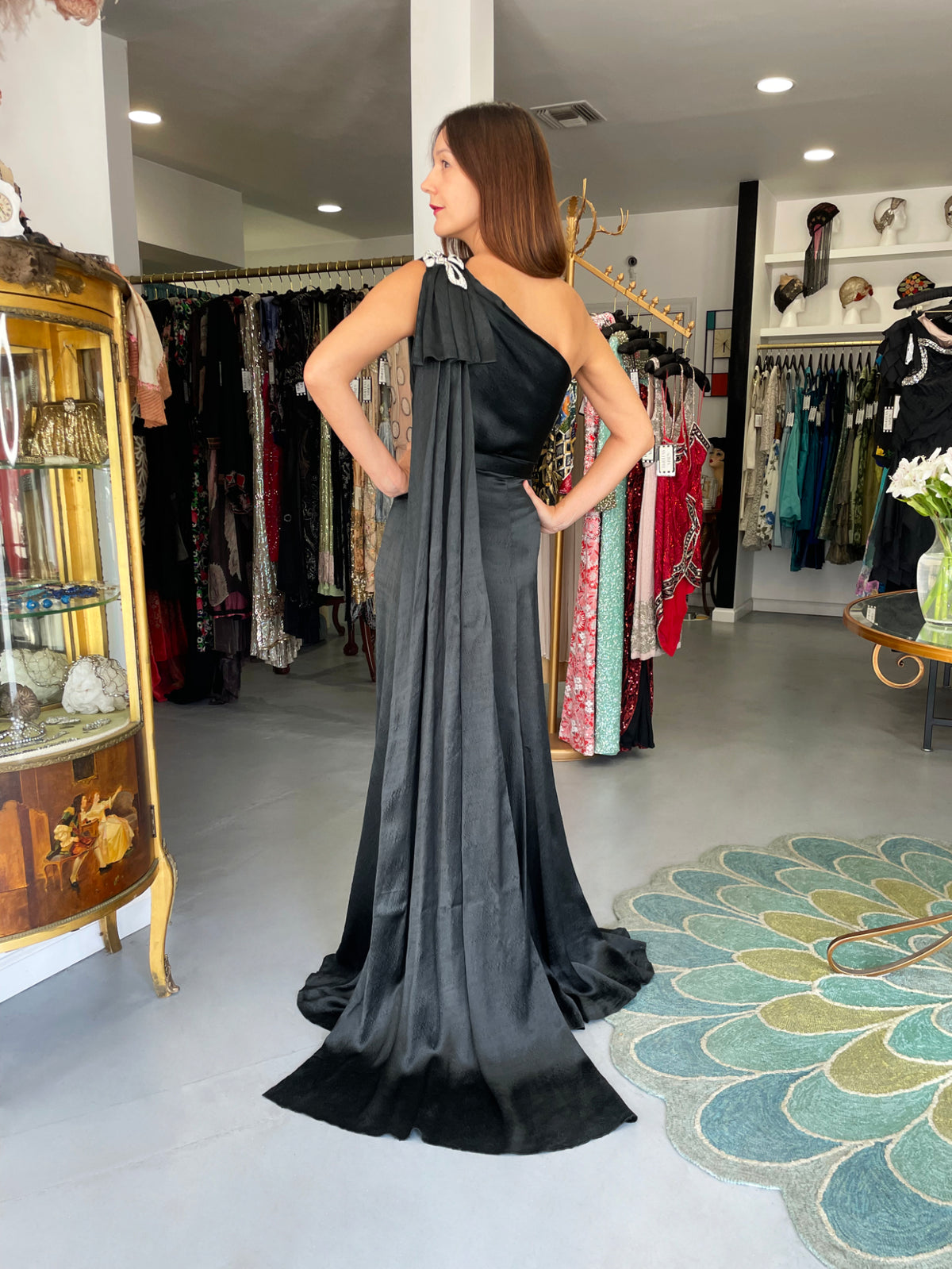 1930&#39;s Milgrim Couture Black Silk Rhinestone Deco-Bows Asymmetric Trained Gown