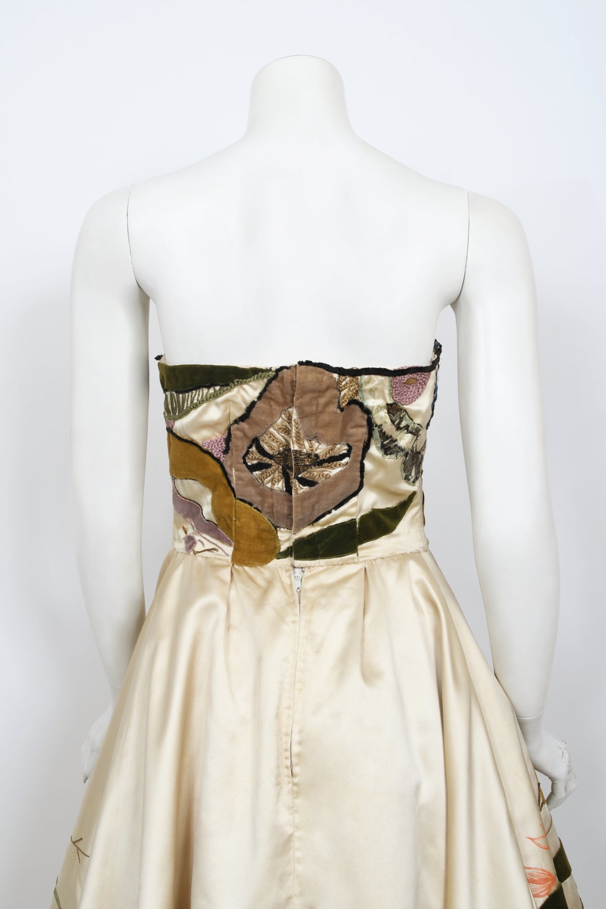 1950's Emilio Schuberth Italian Couture 'Under The Sea' Motif Satin Gown