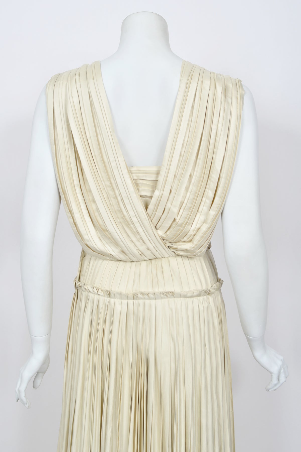 2009 Bottega Veneta Heavily Pleated Ivory Silk Bustier Runway Gown w/ Tags