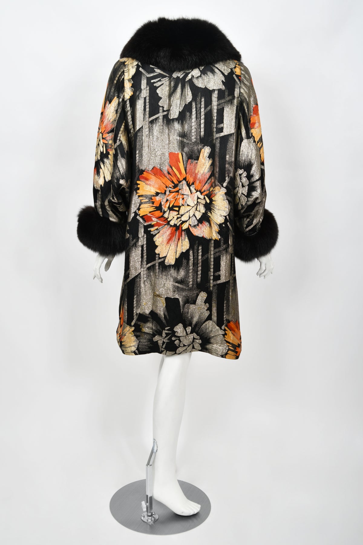 1920&#39;s Metallic Art-Deco Floral Lamé &amp; Fox Fur Dolman-Sleeve Flapper Coat
