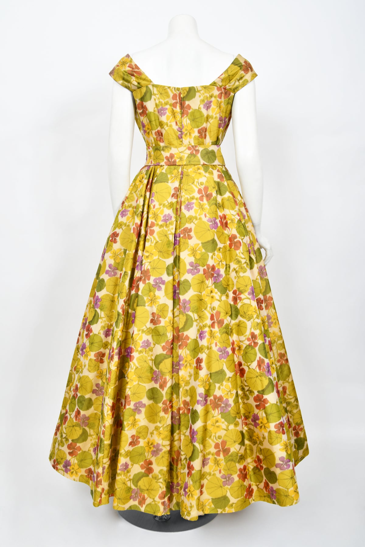 1950&#39;s Lanvin Castillo Haute Couture Watercolor Floral Silk Print Full-Skirt Gown
