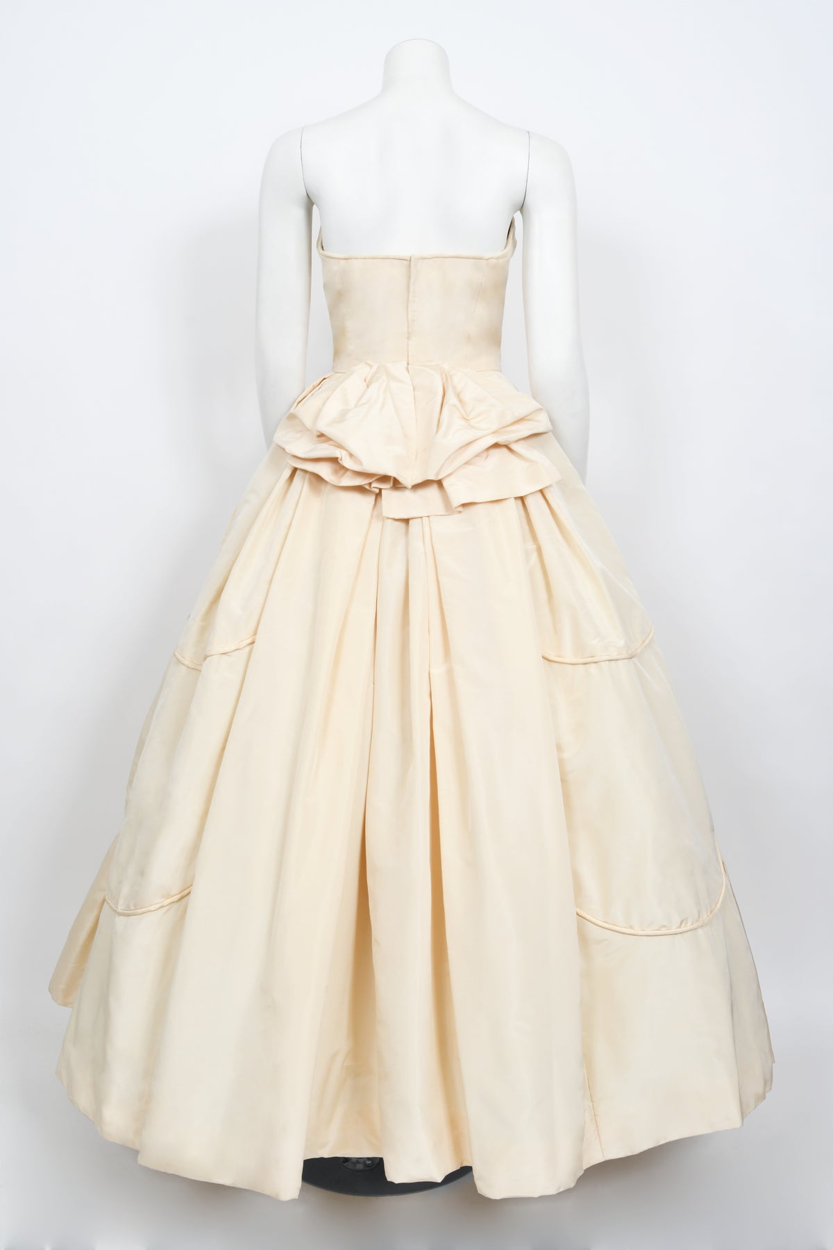 1950&#39;s Rosalie Macrini Couture Cream Silk Strapless Bridal Wedding Gown