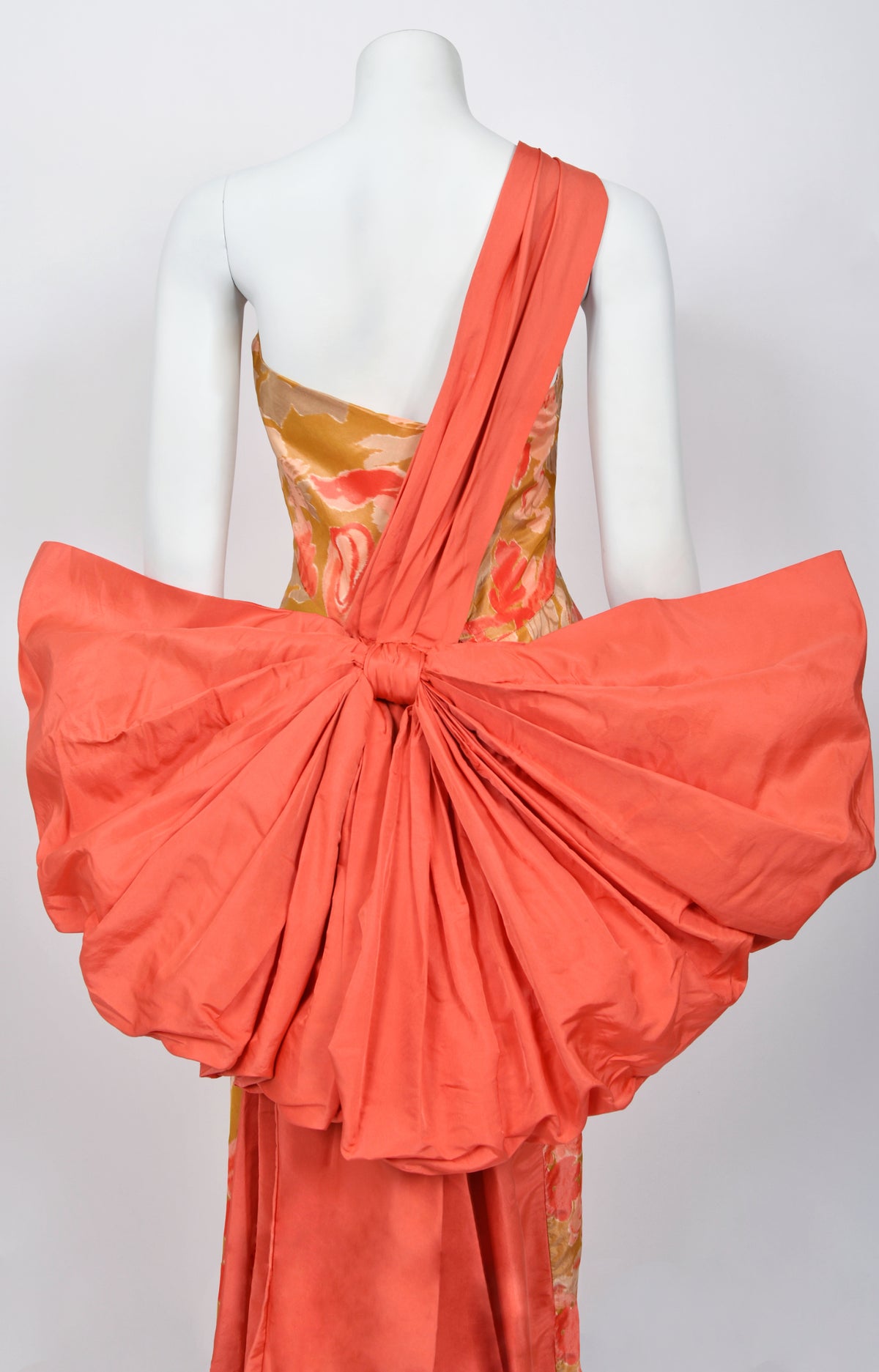 1950&#39;s Rosalie Macrini Couture Watercolor Floral Silk Sculptural Back-Bow Gown