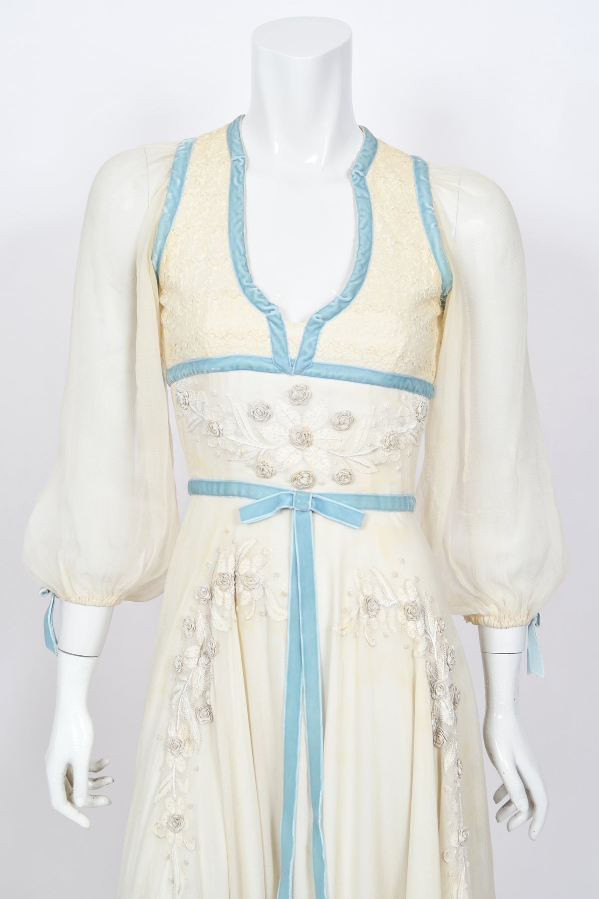1975 Thea Porter Couture Ivory Silk Embroidered Floral Billow-Sleeve &#39;Gypsy&#39; Dress