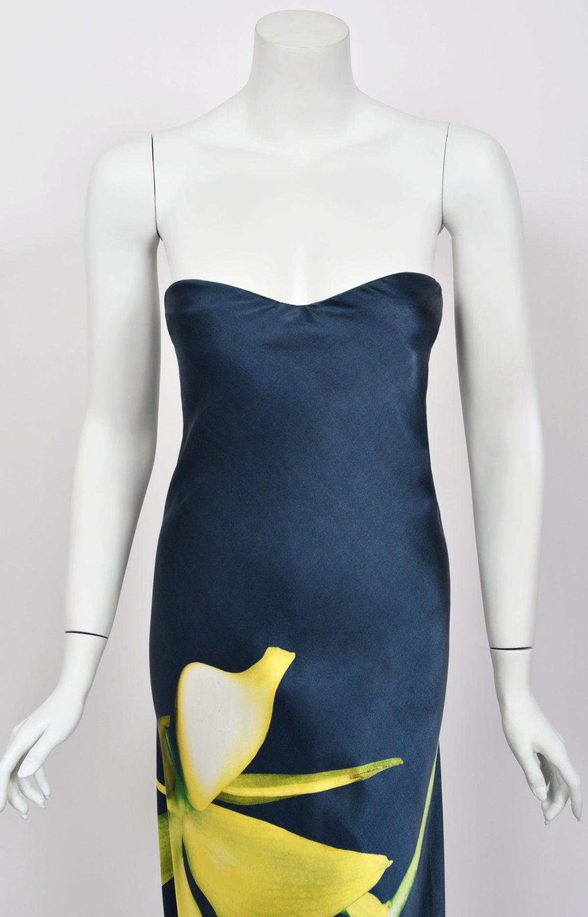 2004 Alexander McQueen ‘Pantheon ad Lucem’ Orchid Print Silk Strapless Bustier Gown