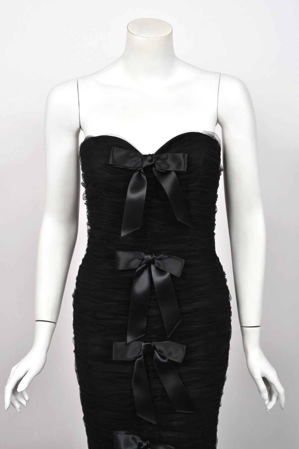 2011 Oscar de la Renta Black Ruched Silk Strapless Bustier Hourglass Trained Gown