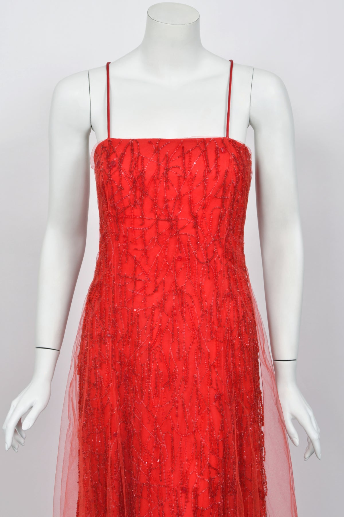 2001 Giorgio Armani 'Kate Moss for Vogue' Magazine Cover Fully-Beaded Ruby Red Silk Tulle Finale Gown