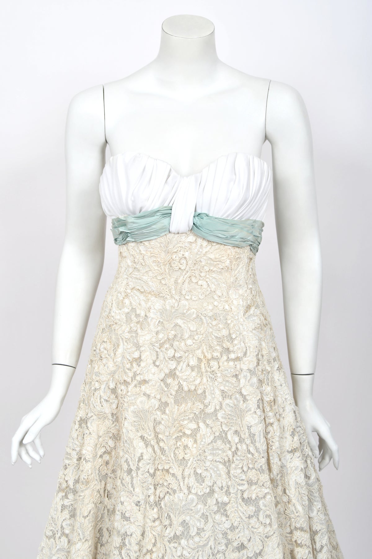 1956 Pierre Balmain Haute Couture Ivory French Lace Strapless Bustier Full-Skirt Dress