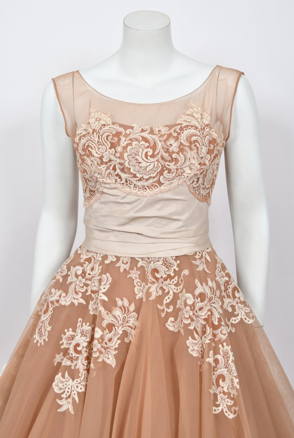 1950&#39;s Peggy Hunt Ivory Silk Appliquéd French Lace Nude-Illusion Full Skirt Dress