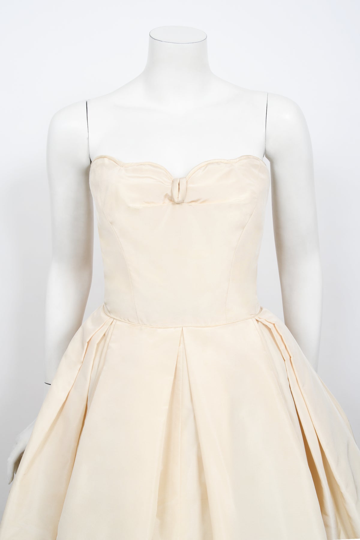 1950&#39;s Rosalie Macrini Couture Cream Silk Strapless Bridal Wedding Gown