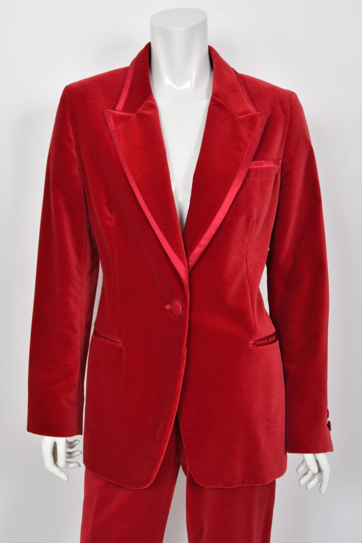 1996 Tom Ford for Gucci Red Velvet &#39;Gwenyth Paltrow&#39; Tailored Jacket Pantsuit