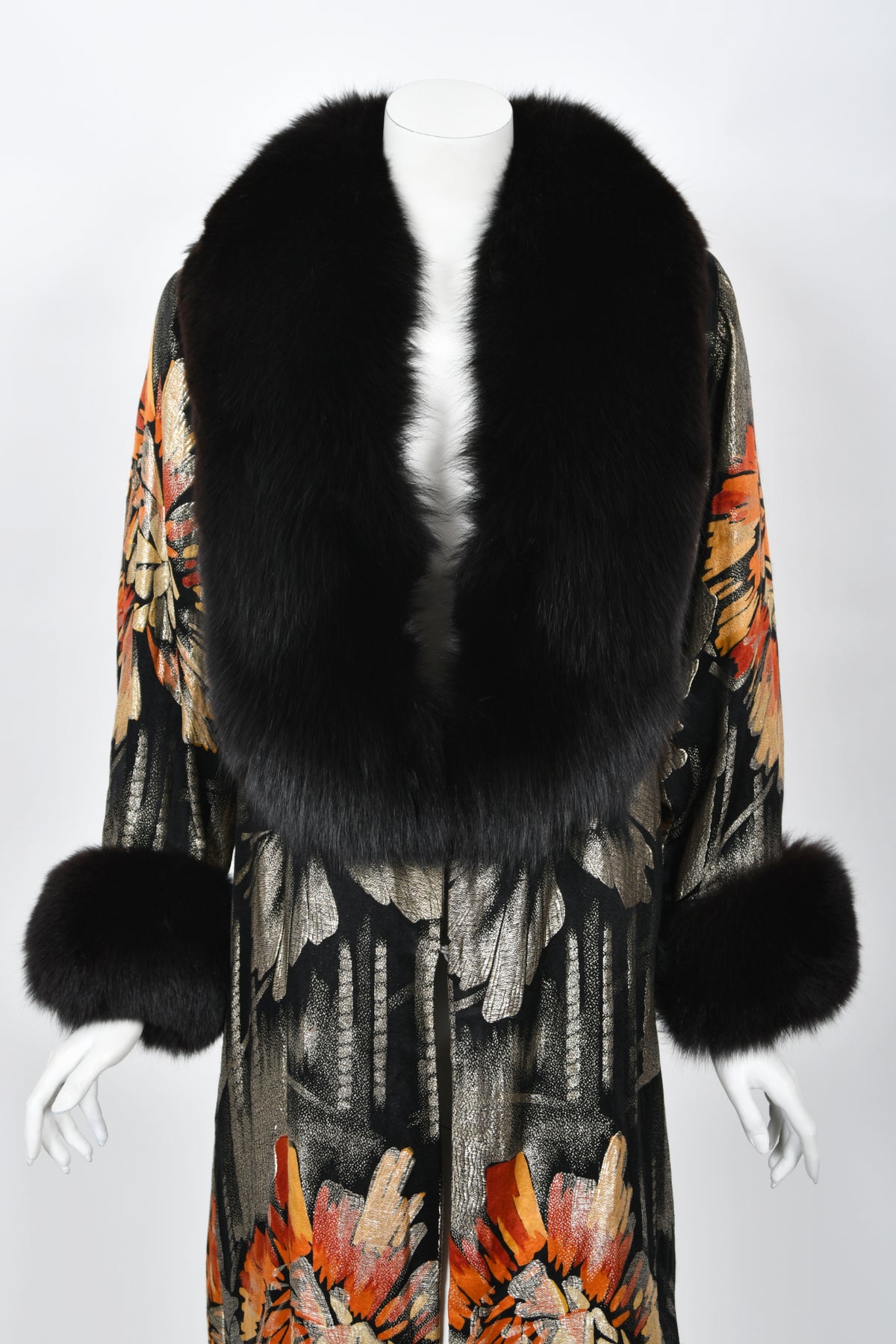 1920&#39;s Metallic Art-Deco Floral Lamé &amp; Fox Fur Dolman-Sleeve Flapper Coat