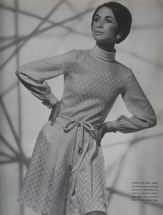 1968 Christian Dior Haute Couture Documented Ivory Checkered Silk Pleated Mini Dress 1968 Christian Dior Haute Couture Documented Ivory Checkered Silk Pleated Mini Dress