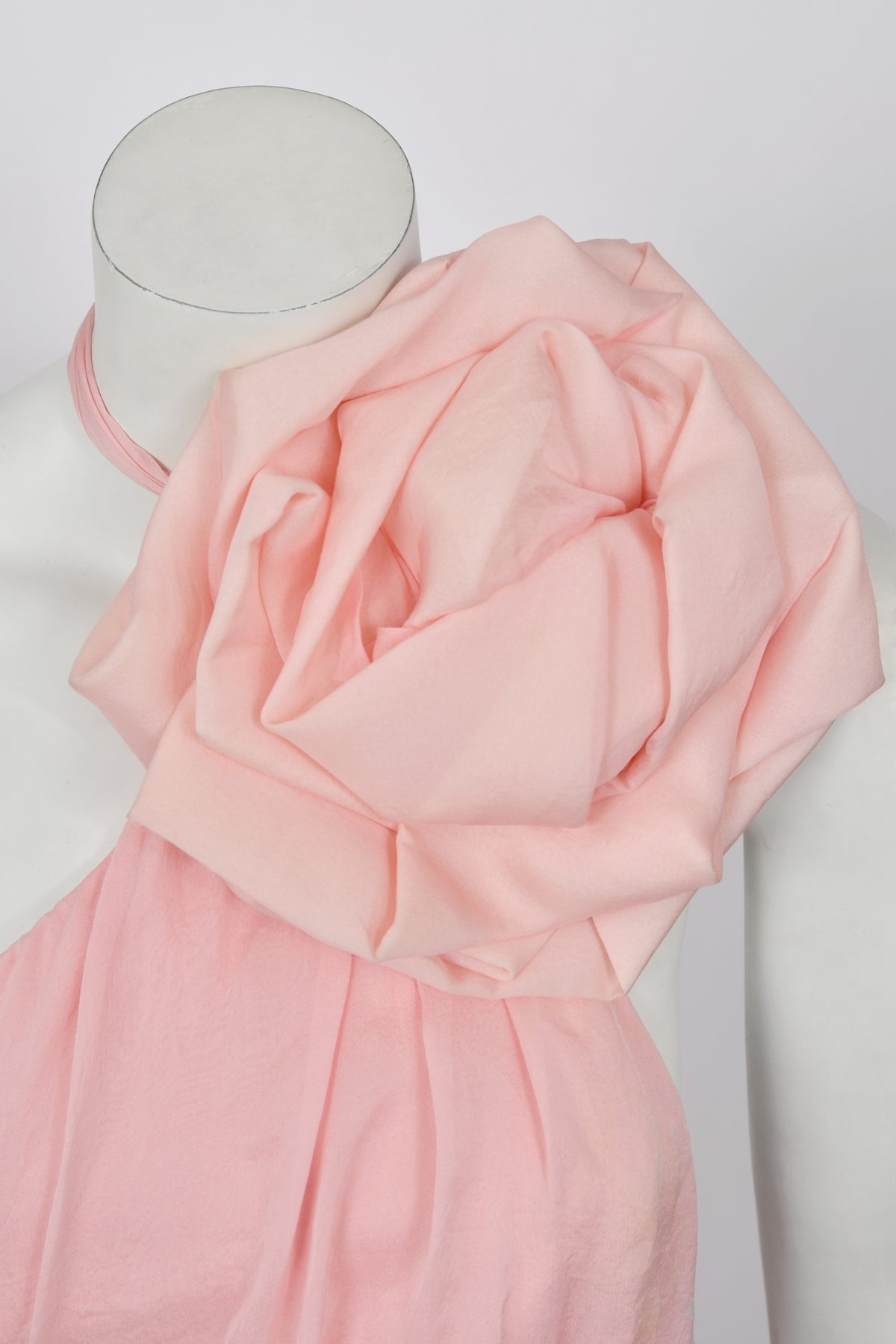 2008 Emanuel Ungaro Runway Blush-Pink Silk Floral Appliqué Trained Gown