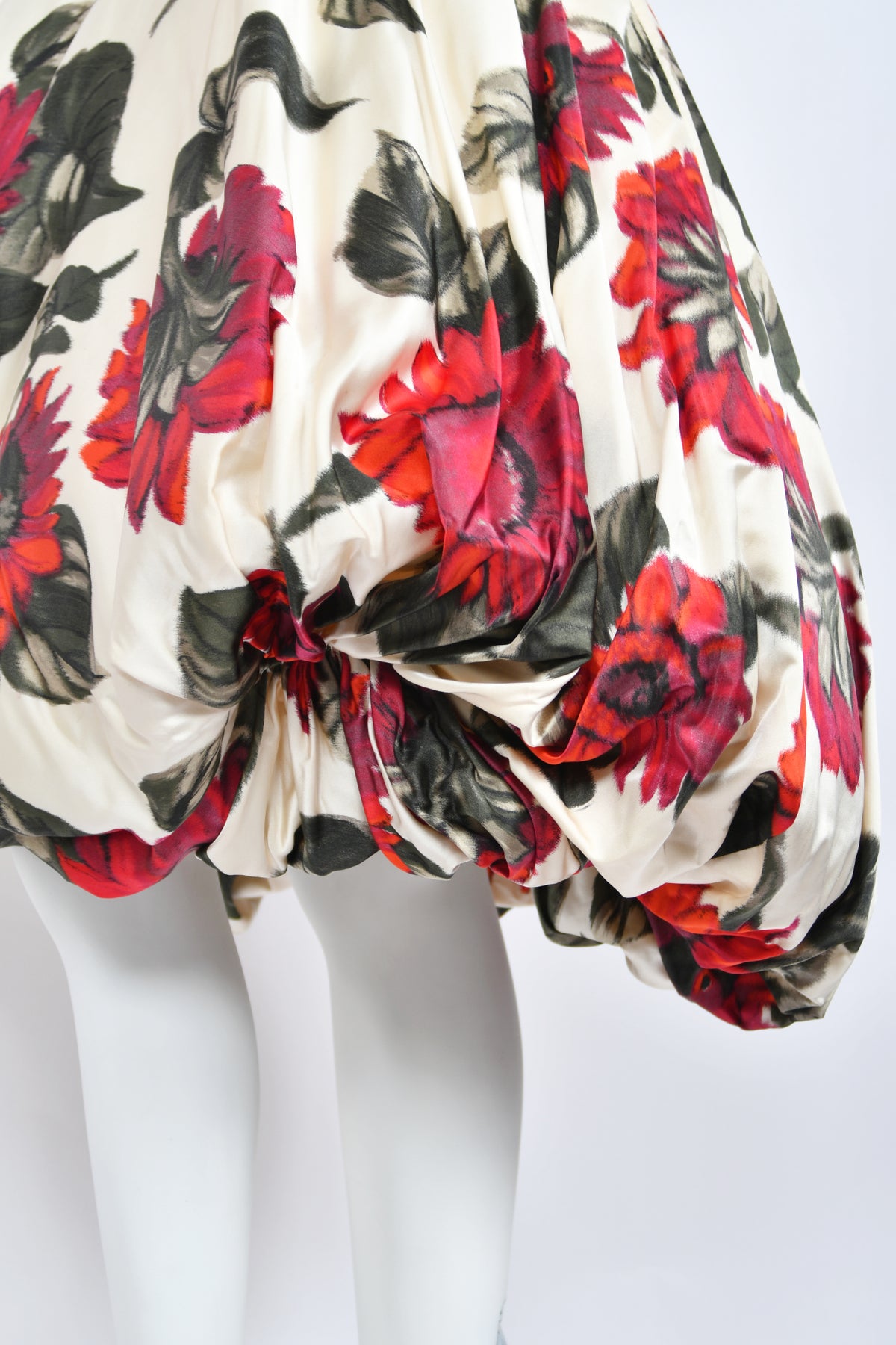 1958 Arnold Scaasi Couture Museum-Held Red Dahlias Floral Silk Strapless Dress &amp; Swing Jacket