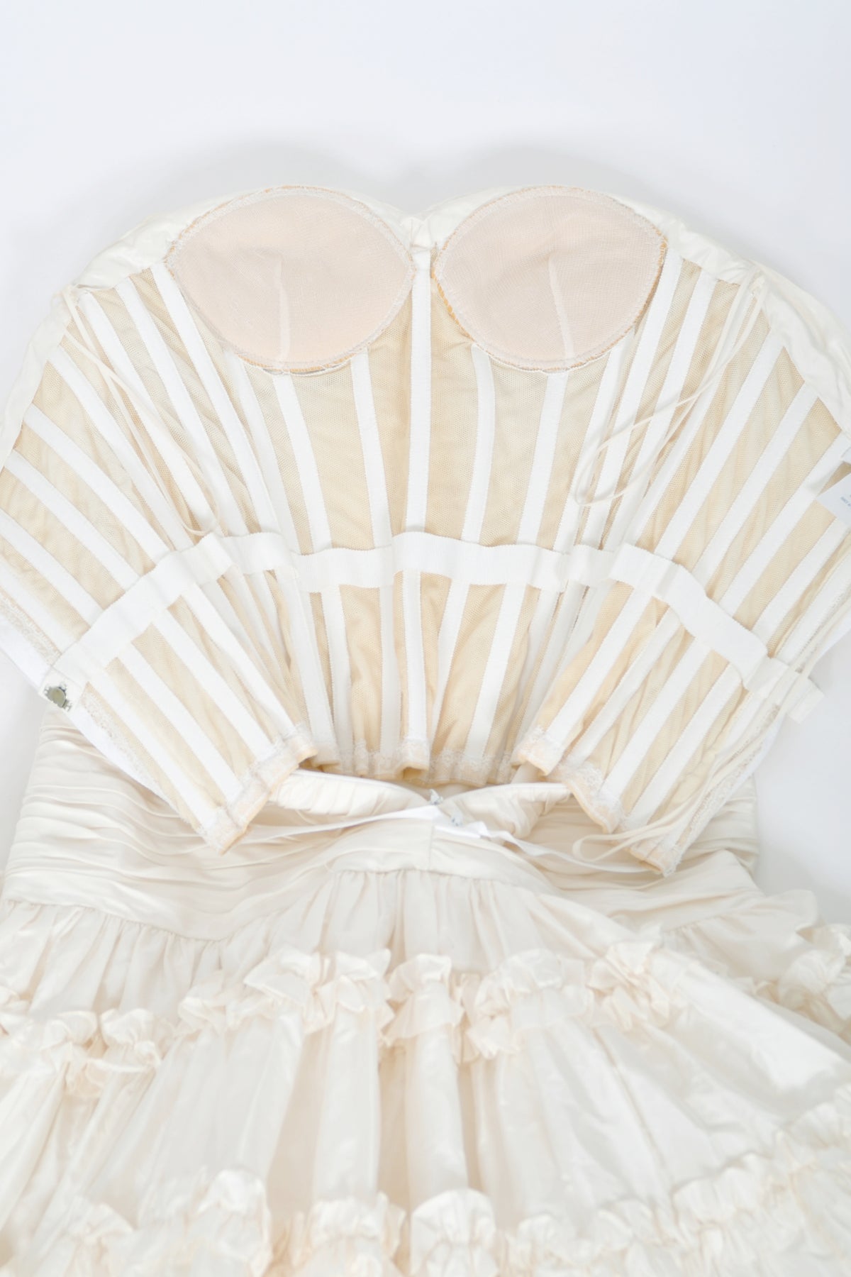 2007 Oscar de la Renta Runway Ivory White Ruched Silk Bustier Strapless Dress