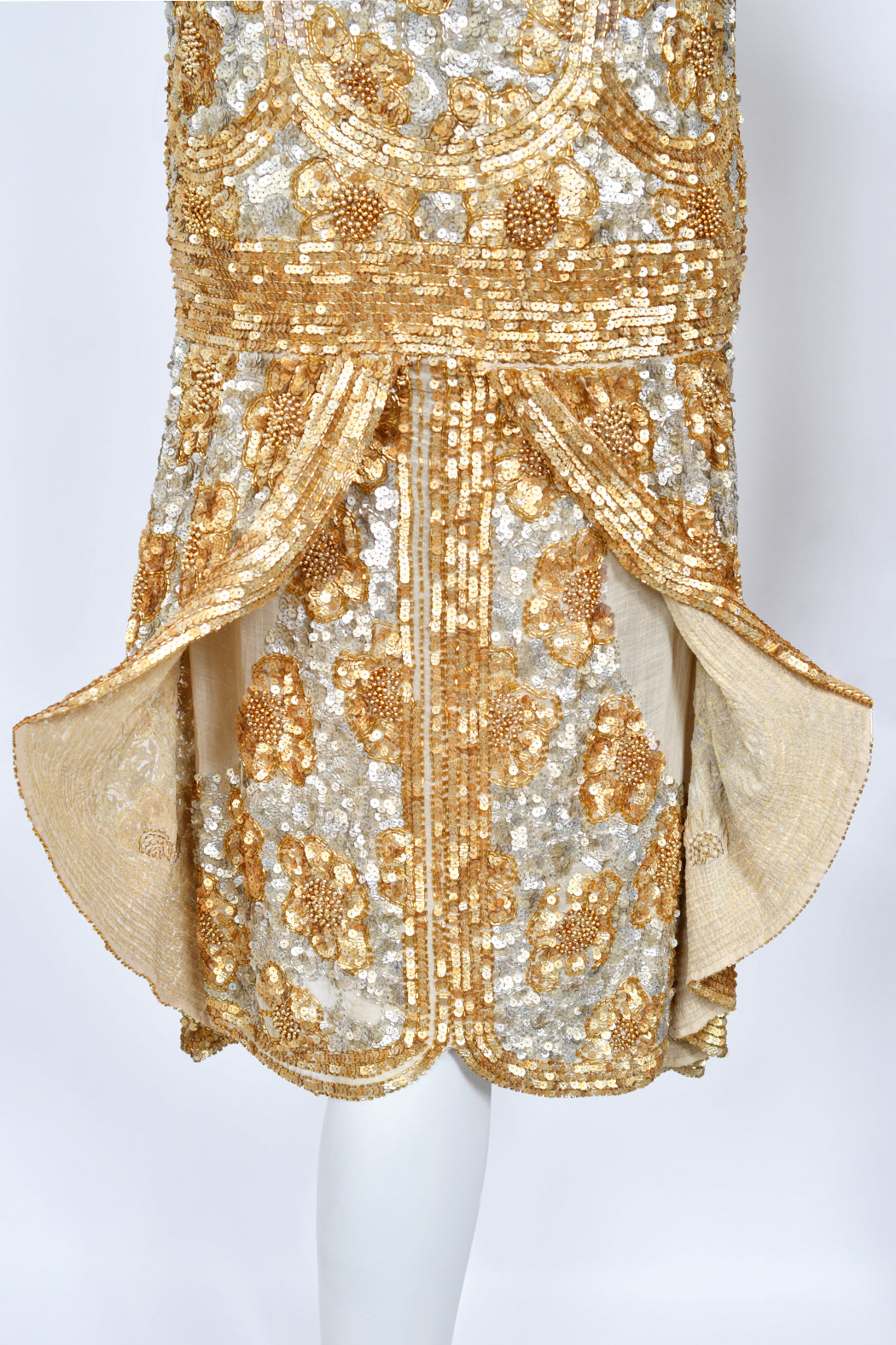 1920&#39;s French Couture Metallic Gold Beaded Sequin Cotton-Net Flapper Dress
