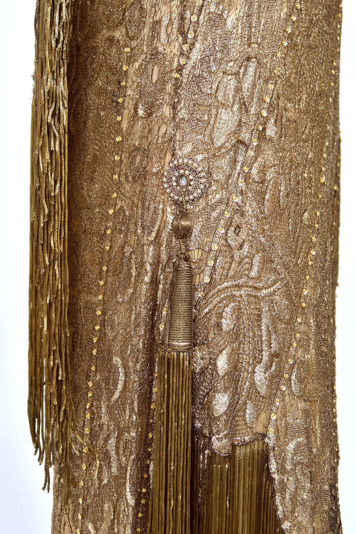 1920&#39;s Metallic Gold Lamé Lace Flapper Fringe Margot Robbie Film-Worn Dress