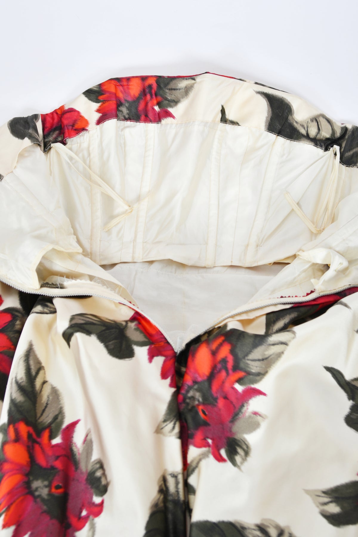 1958 Arnold Scaasi Couture Museum-Held Red Dahlias Floral Silk Strapless Dress &amp; Swing Jacket