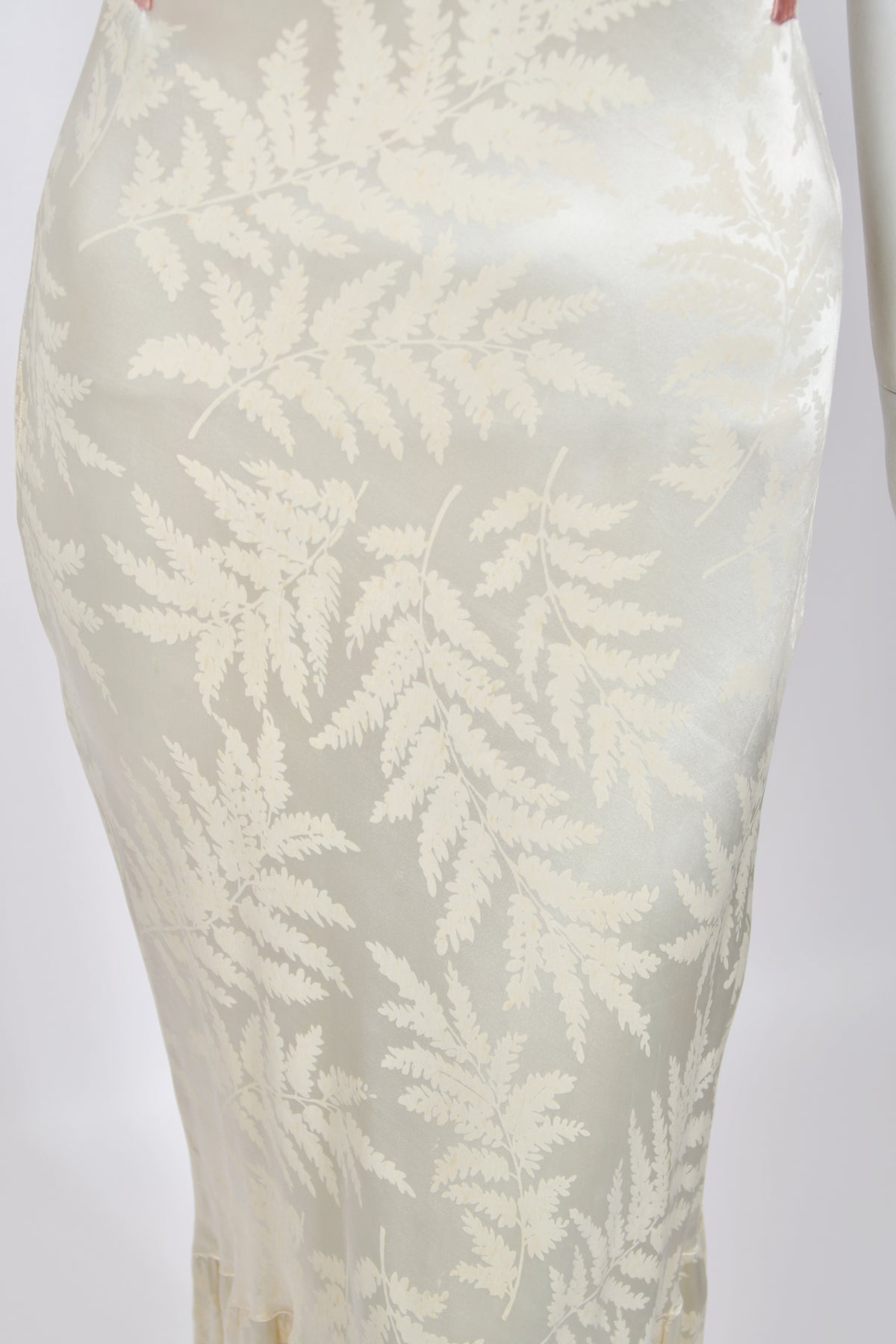 1930’s Ivory Leaf Motif & Blush Pink Silk Satin Floral Appliqué Bias-Cut Trained Couture Gown