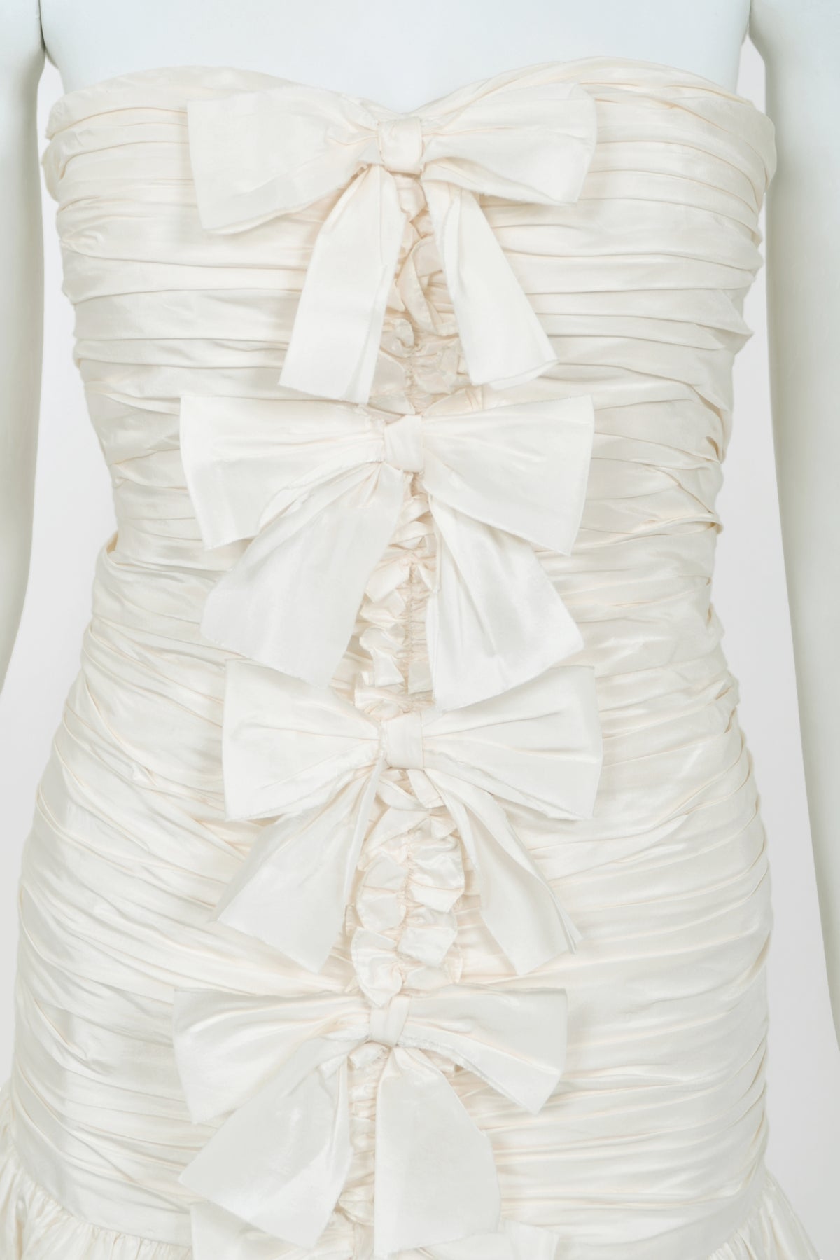 2007 Oscar de la Renta Runway Ivory White Ruched Silk Bustier Strapless Dress