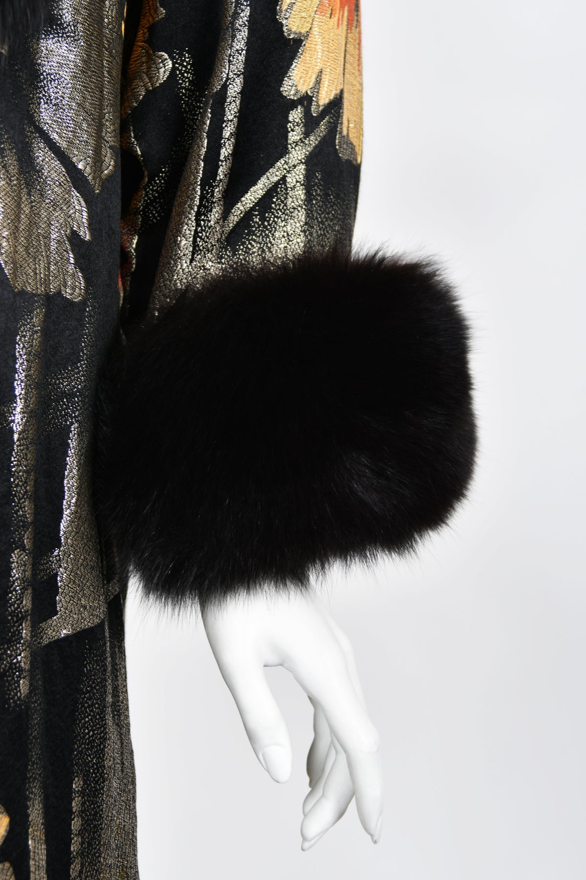 1920&#39;s Metallic Art-Deco Floral Lamé &amp; Fox Fur Dolman-Sleeve Flapper Coat