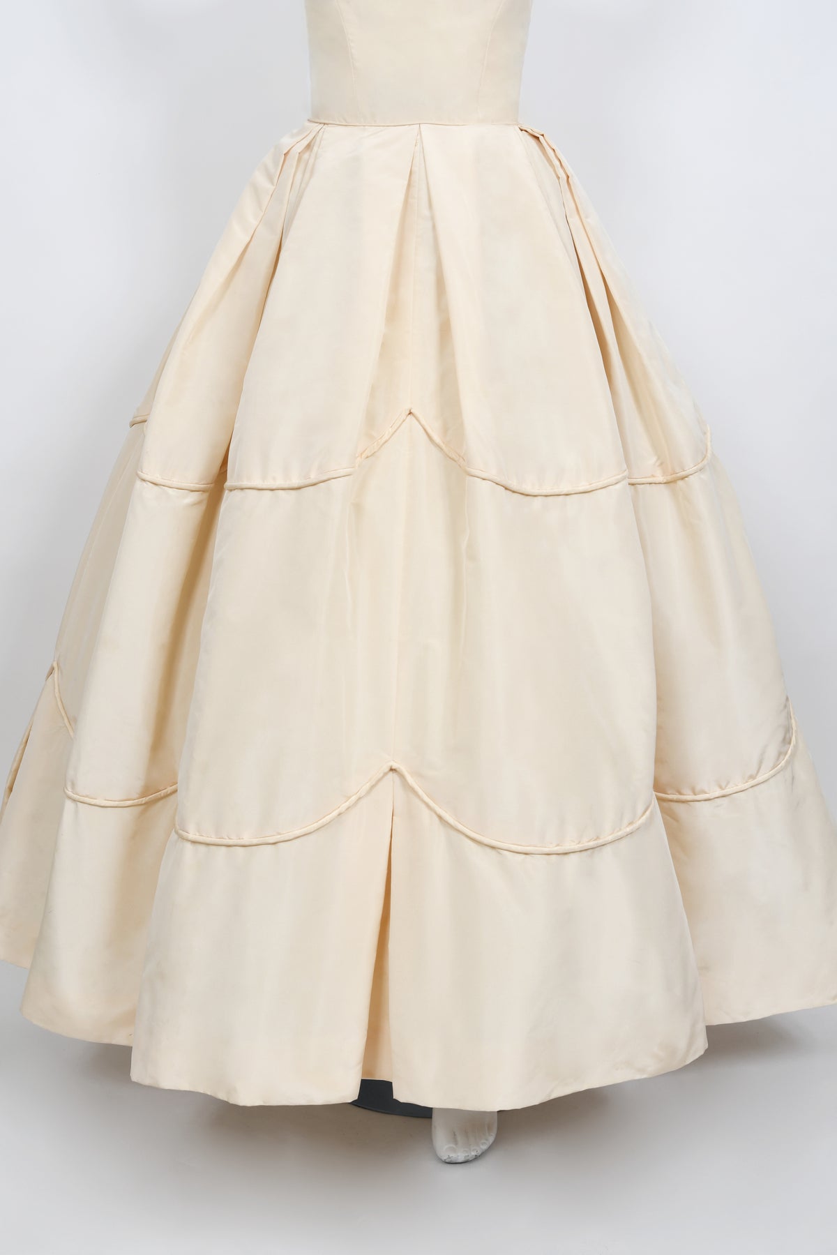 1950&#39;s Rosalie Macrini Couture Cream Silk Strapless Bridal Wedding Gown