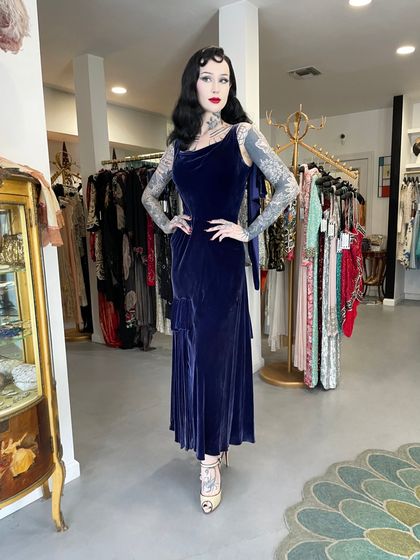 Vintage 1930 Molyneux Haute Couture Documented Sapphire Blue Silk Velvet Bias-Cut Gown - Timeless Vixen Vintage 1930 Molyneux Haute Couture Documented Sapphire Blue Silk Velvet Bias-Cut Gown - Timeless Vixen