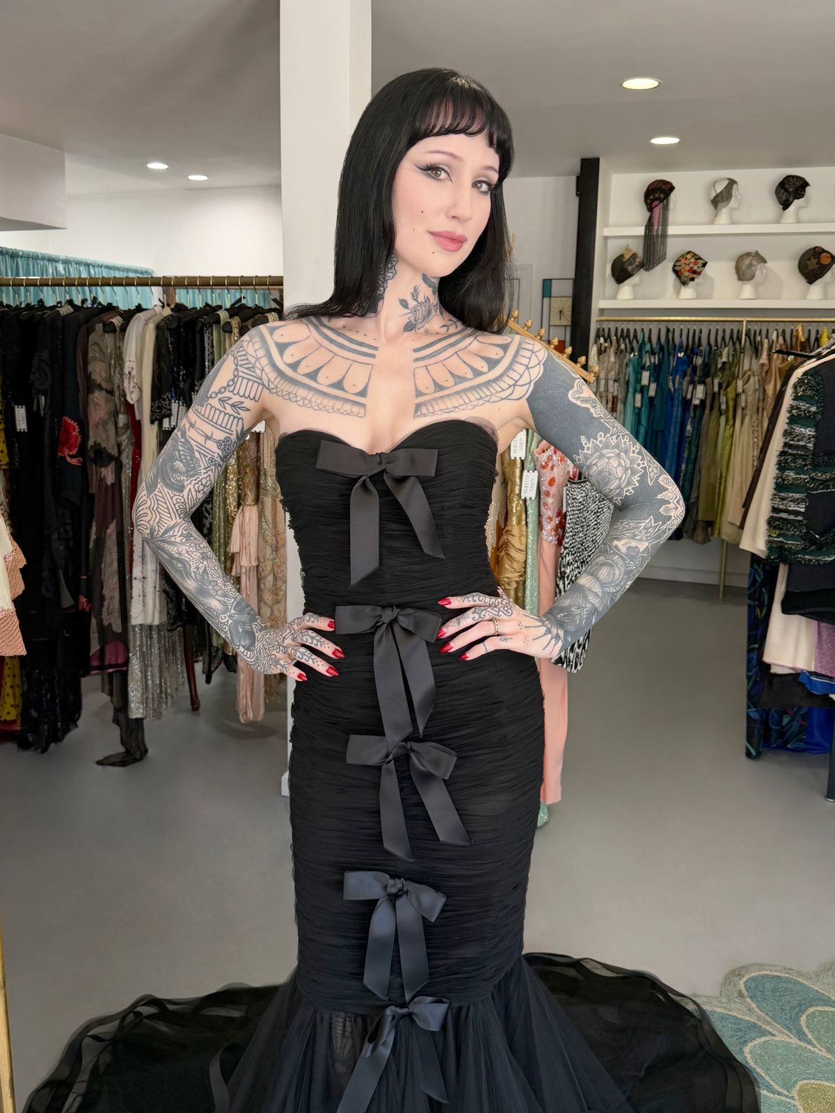 2011 Oscar de la Renta Black Ruched Silk Strapless Bustier Hourglass Trained Gown