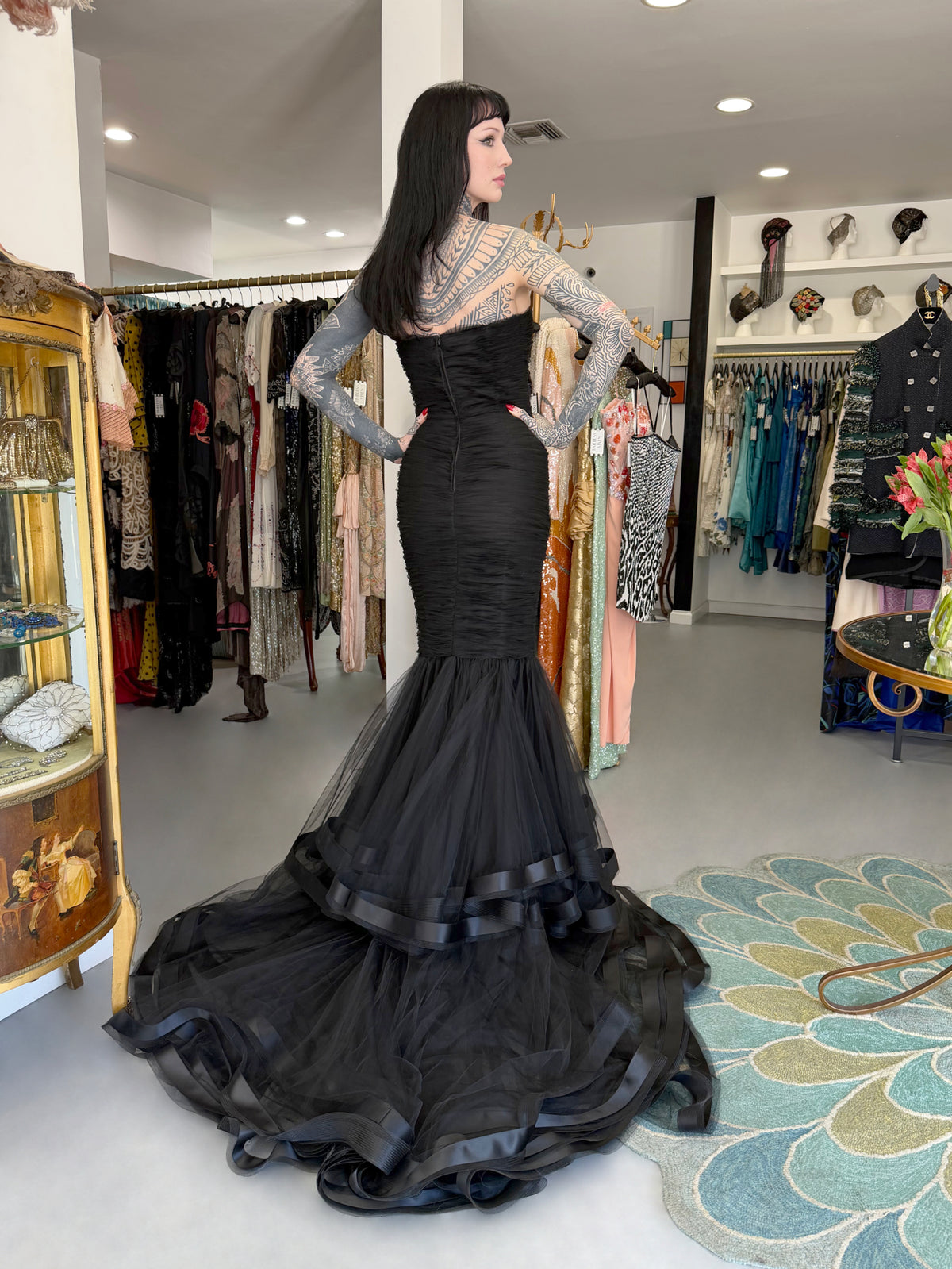 2011 Oscar de la Renta Black Ruched Silk Strapless Bustier Hourglass Trained Gown