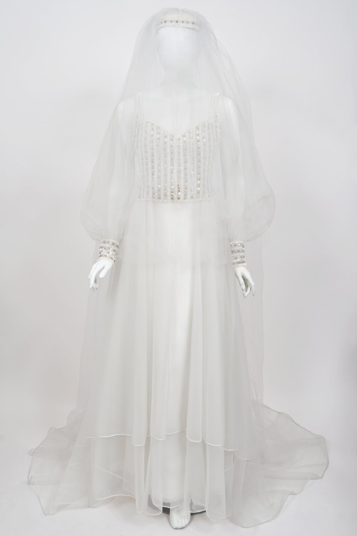 dior wedding dress Inside Miranda Kerr's | Prestige Online Perfection and purity are Dior as she breaks away from tradition towards the simplistic bridal style 1972 Christian Dior Couture White