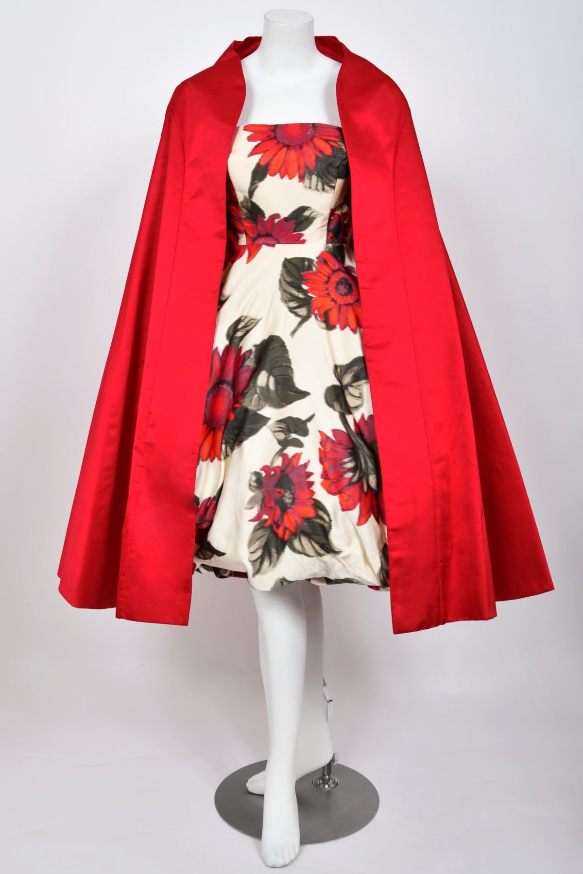 1958 Arnold Scaasi Couture Museum-Held Red Dahlias Floral Silk Strapless Dress &amp; Swing Jacket