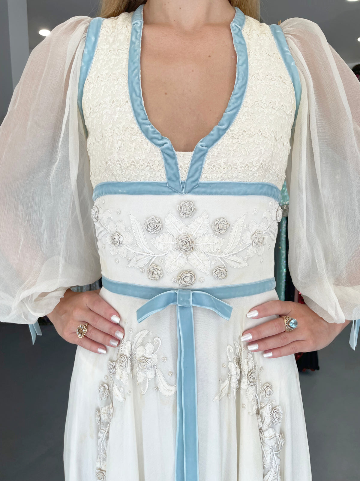 1975 Thea Porter Couture Ivory Silk Embroidered Floral Billow-Sleeve &#39;Gypsy&#39; Dress